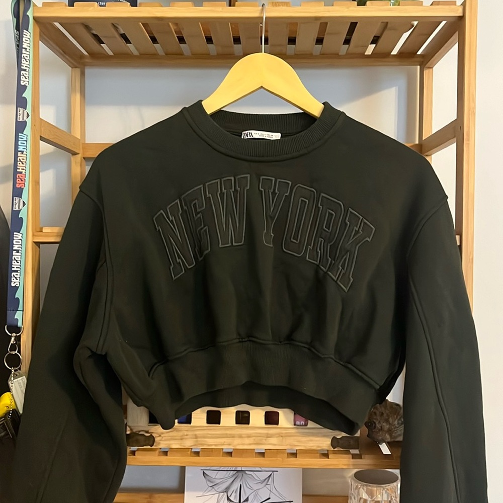 Zara New York cropped crewneck